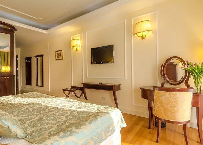 President 5* Solin