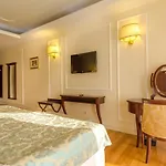 President 5* Solin