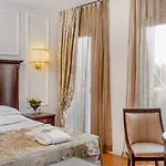 Otel President Solin
